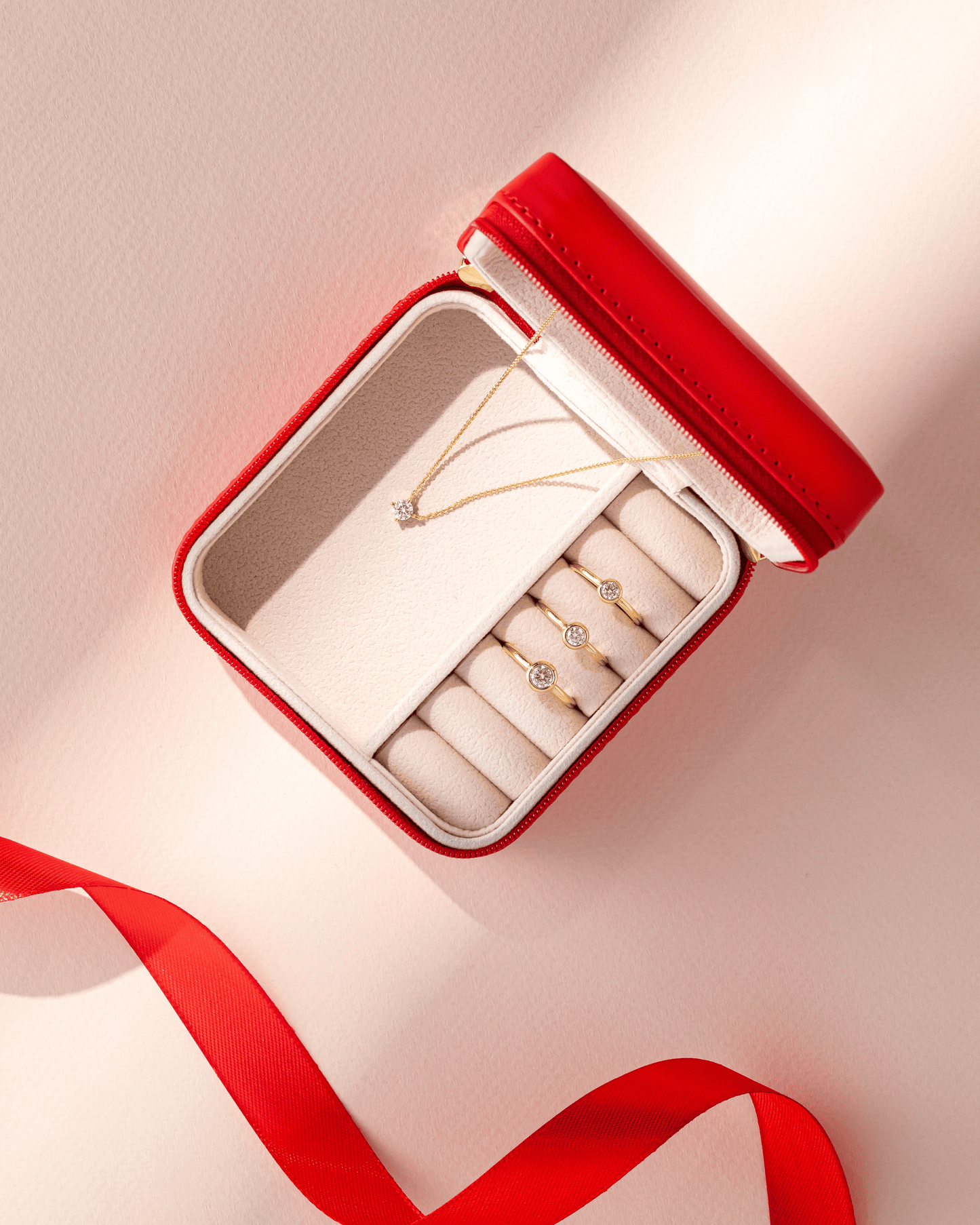 Round Solitaire Diamond Necklace - 14K Yellow Gold Necklaces magal-dev